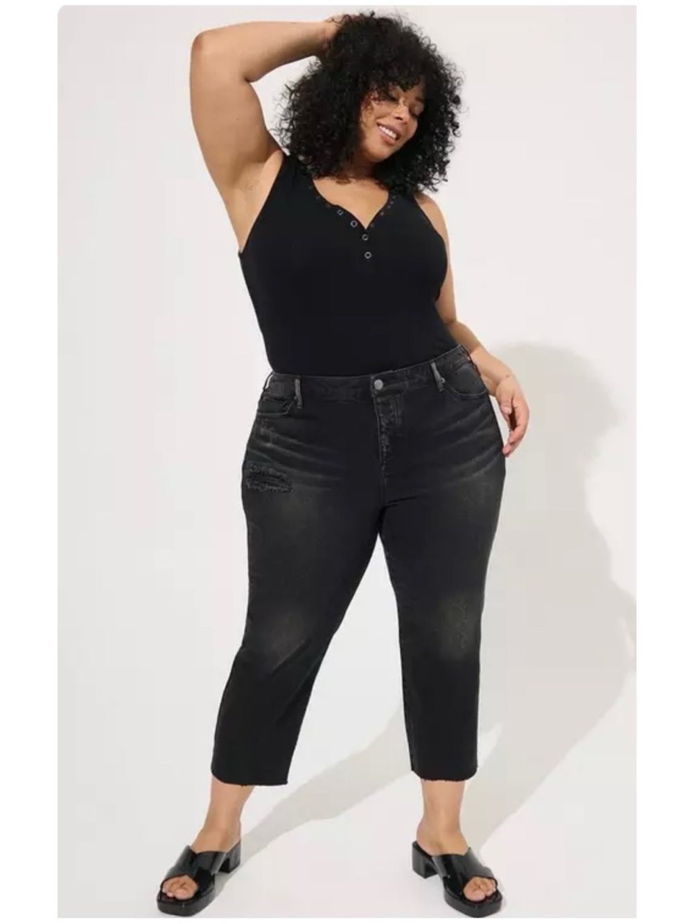 Torrid Women’s Sz 20 Black Boyfriend Jeans Distressed Crop Stretch Denim